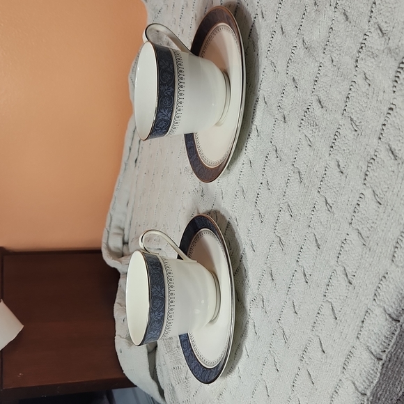 🕸Vintage Royal Doulton English Bone China 2 Set Tea Cups with Saucers - Picture 4 of 10